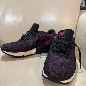 Nike Airmax Womens 7.5